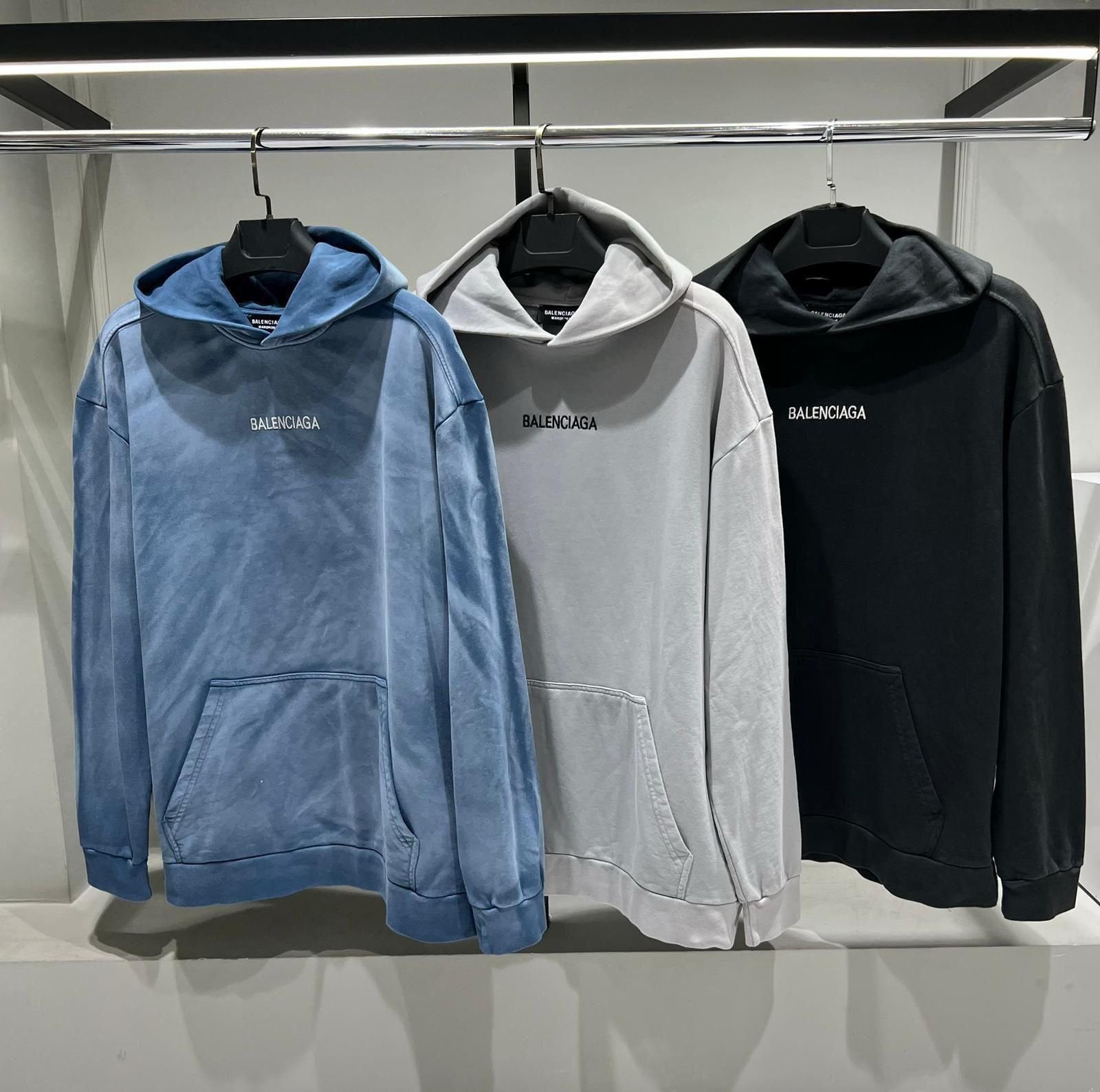 Balenciaga trui, Ophalen of Verzenden, Nieuw, Overige maten, Blauw
