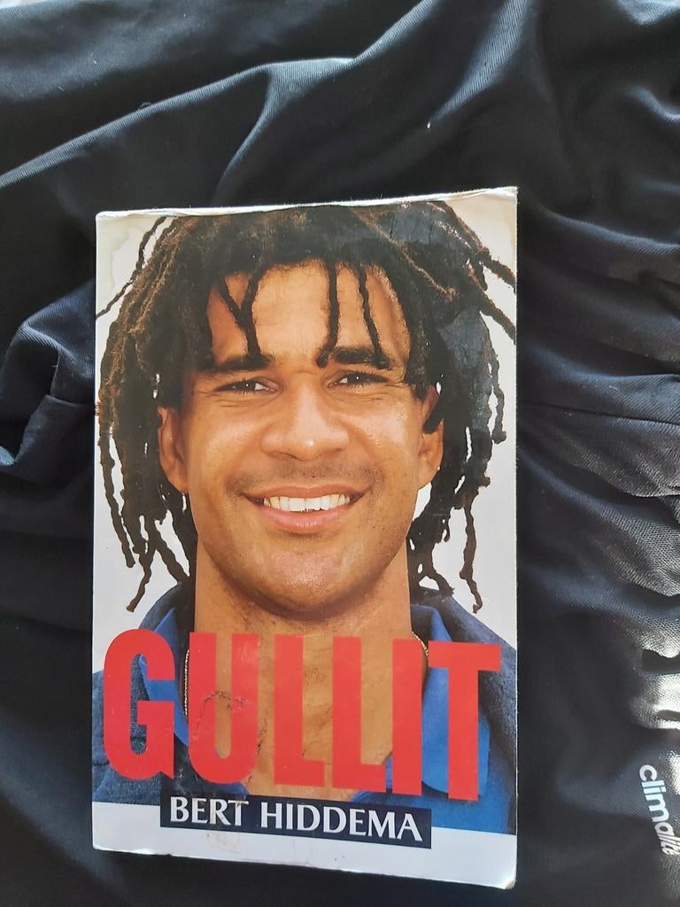 Te koop boek gullit, Verzamelen, Sportartikelen en Voetbal, Ophalen, Buitenlandse clubs, Boek of Tijdschrift
