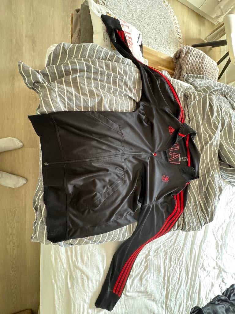 Adidas Canada Trainingsjas Zwart Rood - Zo goed als nieuw, Kleding | Heren, Ophalen of Verzenden, Zo goed als nieuw, Zwart, Algemeen