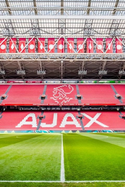 Gevraagd: twee certificaten Amsterdam Arena (vak 121-123), Twee personen, Juli