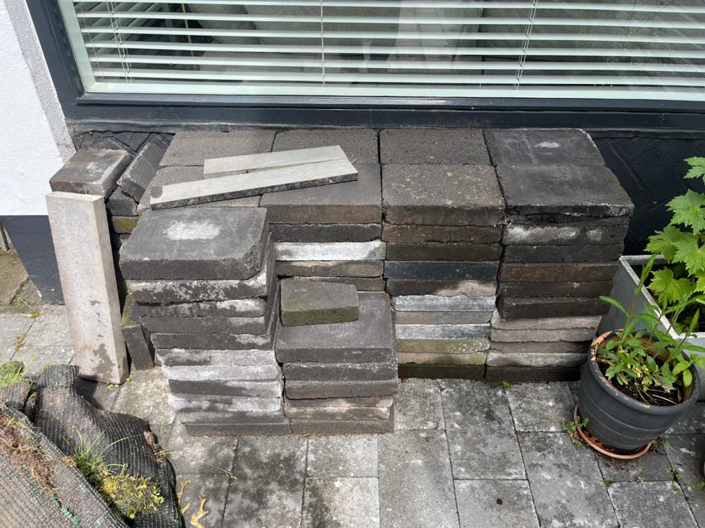 105 klinkers van 30cm x 20cm, Tuin en Terras, Tegels en Klinkers, Ophalen, Gebruikt, Beton, Klinkers
