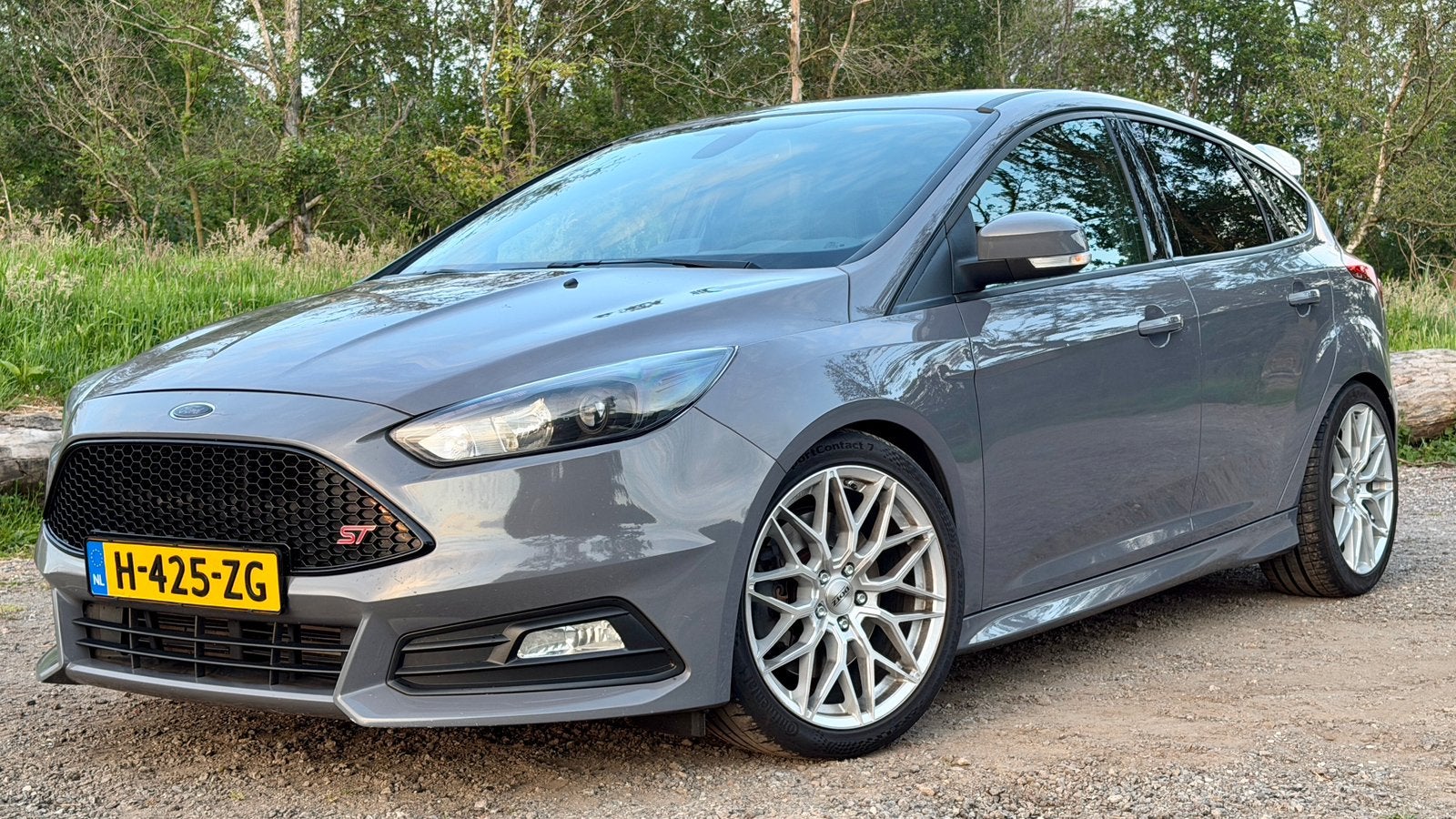 Ford Focus ST 2.0 Stealth grey, Milltek, perfecte staat!, Auto's, 15 km/l, Zwart, 4 cilinders, Handgeschakeld