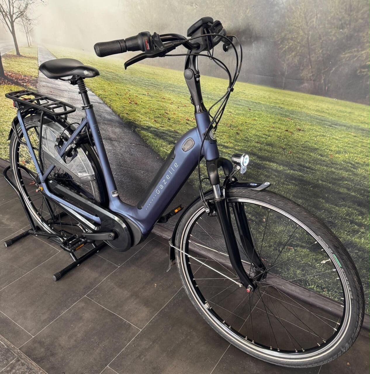 Gazelle Grenoble C7+ Electrische fiets met Bosch Middenmotor, Koninklijke Gazelle N.V., Wilhelminaweg 8 6951 BP Dieren Nederland