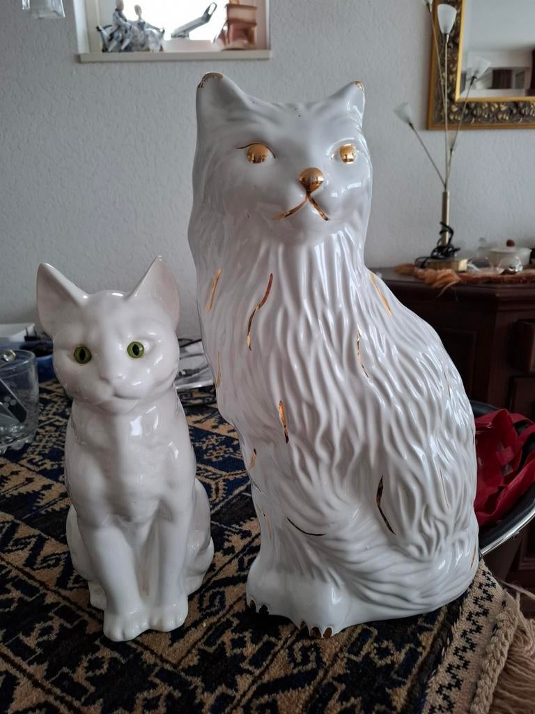 2 MOOIE  PORSELEINEN POESEN, Antiek en Kunst, Antiek | Porselein, Ophalen