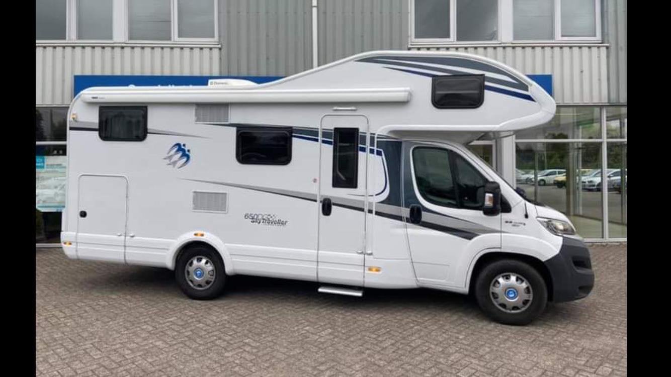 Knaus Sky Traveller 650 DG – Automaat – 27.000 km (NAP), Ringverwarming, Fiat, Luifel, Koelkast