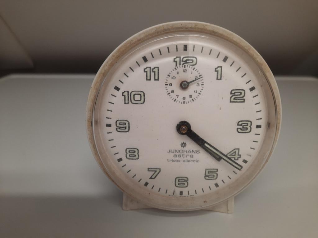 Vintage Junghans Astra wekker - rood, Ophalen of Verzenden