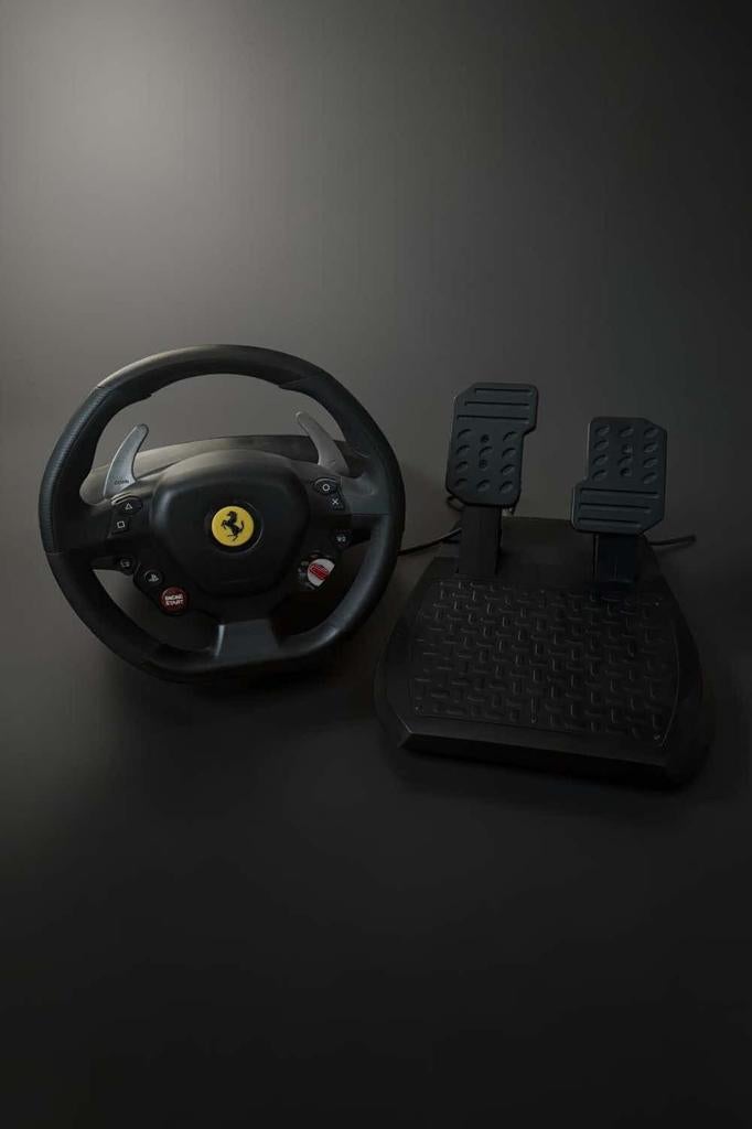 Thrustmaster T80 Ferrari Stuur met Gas- en Rempedaal – €120, Spelcomputers en Games, Spelcomputers | Sony PlayStation Consoles | Accessoires