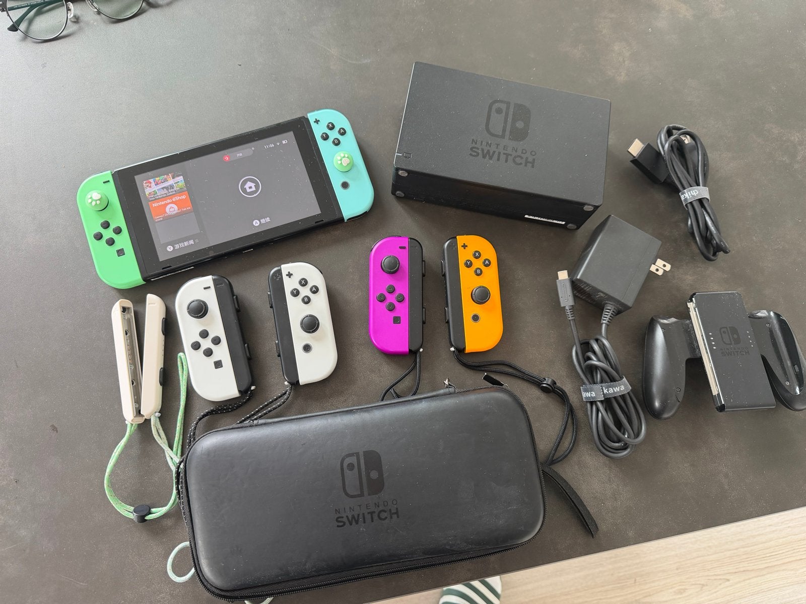 Nintendo Switch (2017) compleet met 6 Joy-Cons, Spelcomputers en Games, Spelcomputers | Nintendo Switch, Ophalen of Verzenden