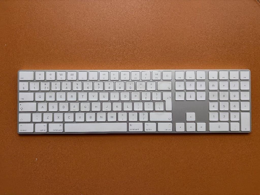 Apple Magic Keyboard met numeriek toetsenblok voor Mac, Computers en Software, Toetsenborden, Ophalen, Ergonomisch, Numeriek, Zo goed als nieuw