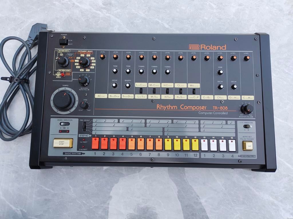 Roland TR-808 Rhythm Composer - Vintage Drum Machine, Muziek en Instrumenten, Drumcomputers, Ophalen, Gebruikt, Roland