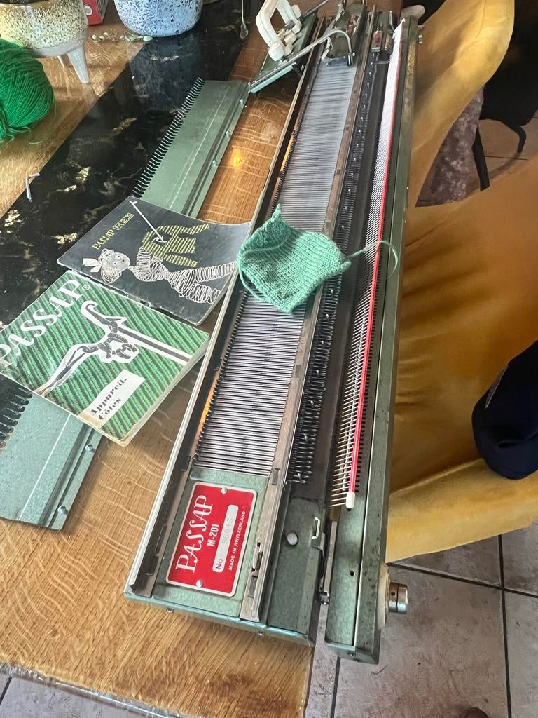 Passap M-201 Breimachine uit 1956, Hobby en Vrije tijd, Ophalen, Gebruikt, Breien, Machine