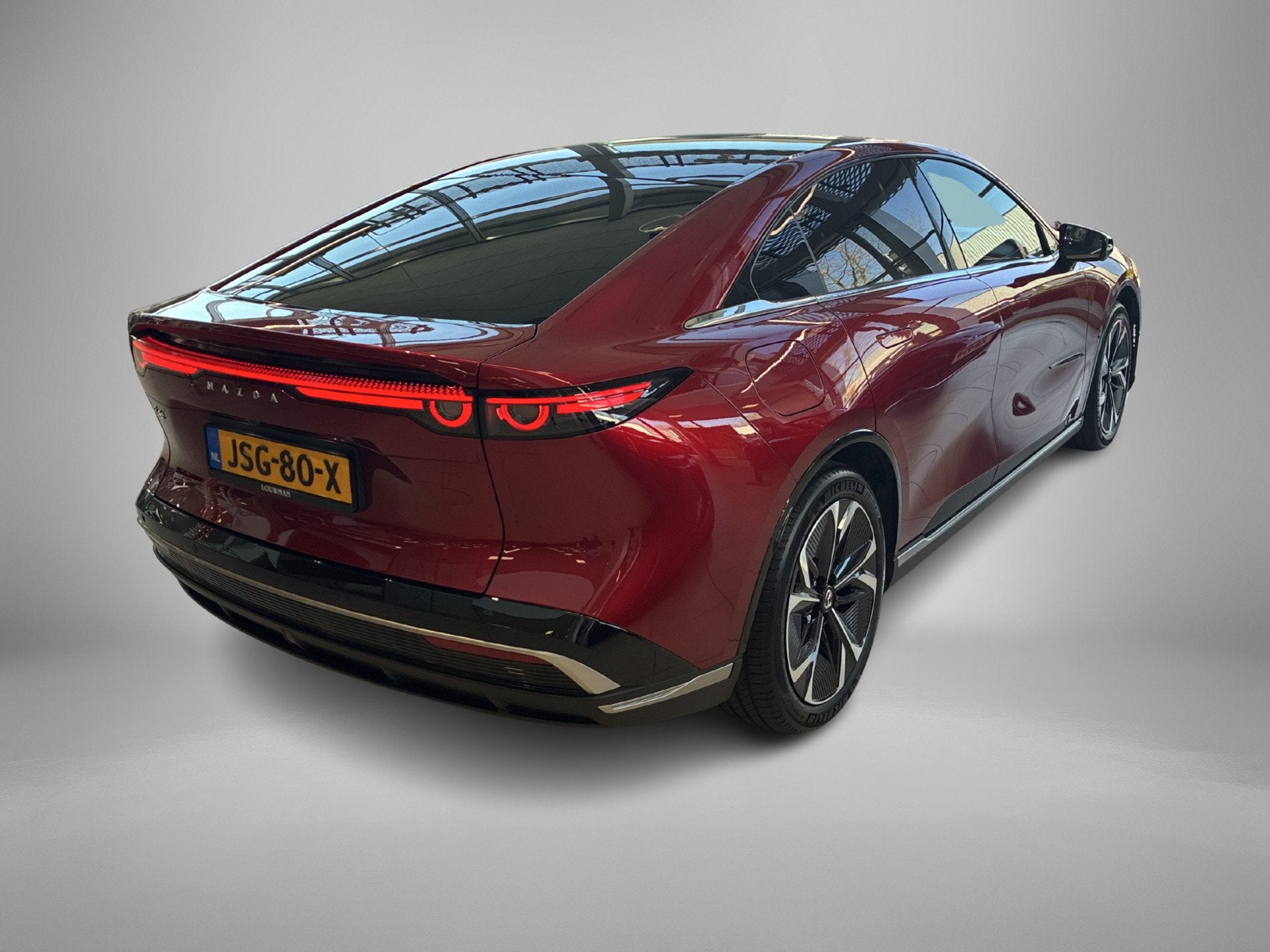 Mazda 6e Takumi 68.8 kWh WLTP 479 km van 10% tot 80% in 00:2, Automaat, 12 maanden, Zwart, 375 min