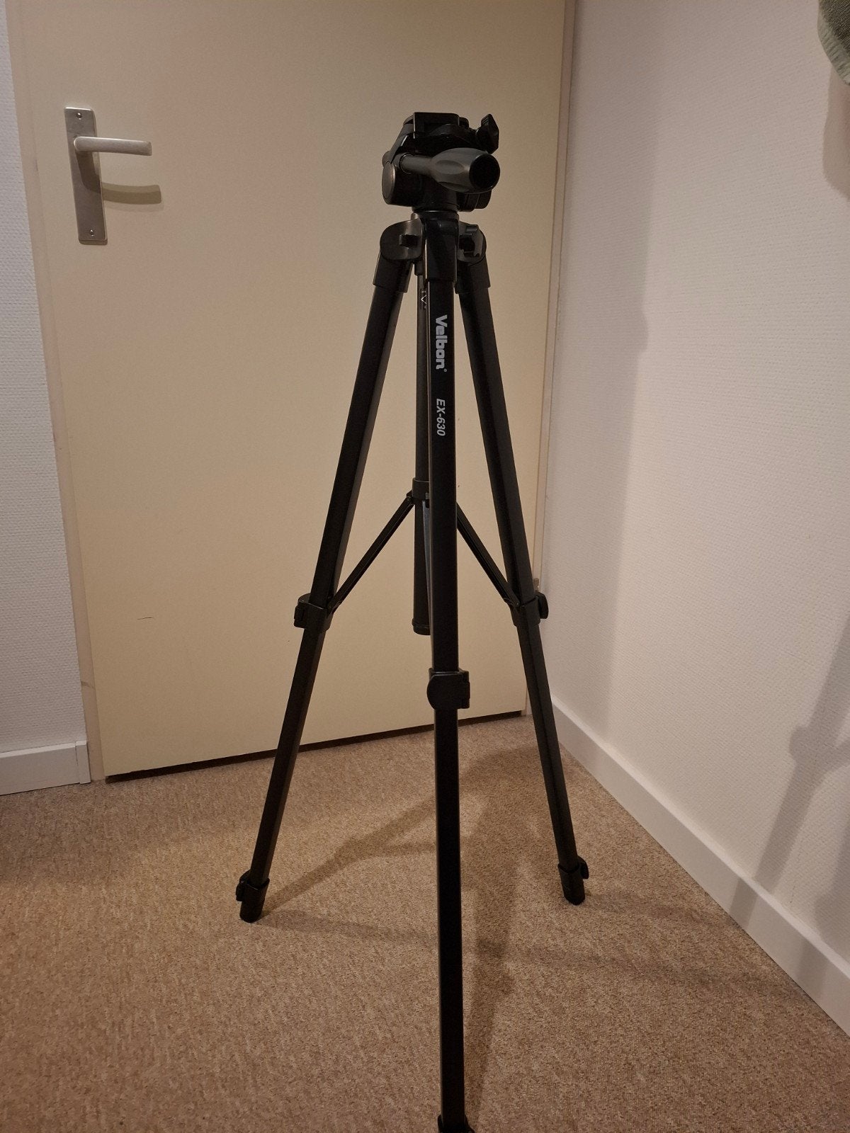 Camera statief velbon ex-630, Ophalen, Velbon, Driepoot, Zo goed als nieuw