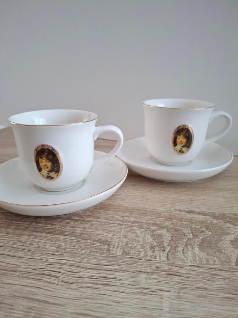 2 Kop en schotels.DE. Oude meesters Frans Hals, Huis en Inrichting, Keuken | Servies, Ophalen of Verzenden, Overige stijlen, Kop(pen) en/of Schotel(s)