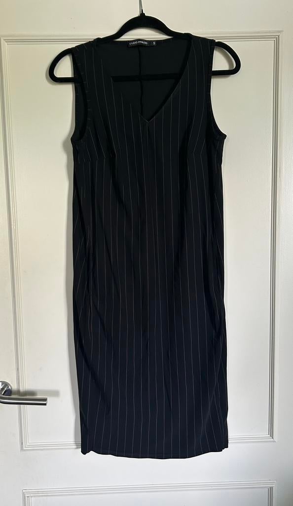 Zwart Studio Anneloes Pinstripe Jurkje S, Studio Anneloes, Zwart, Ophalen of Verzenden, Zo goed als nieuw