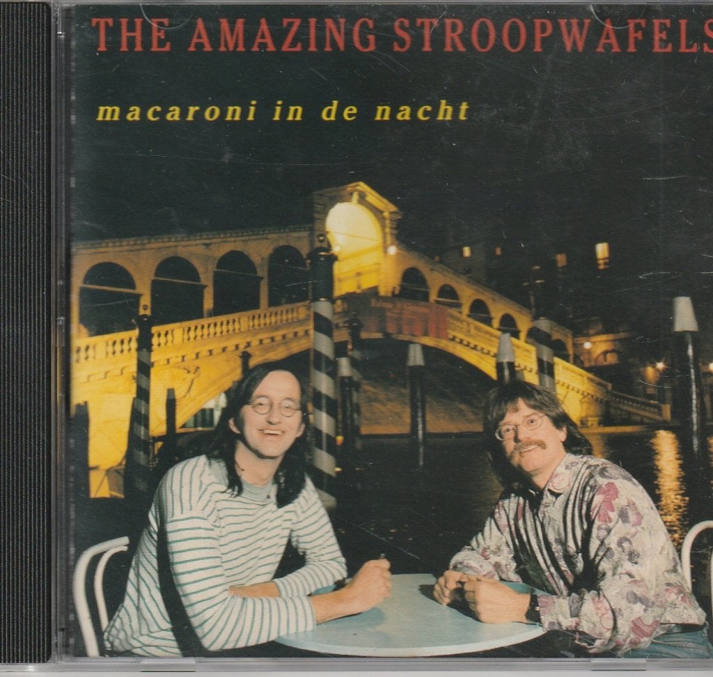 The Amazing Stroopwafels  Macaroni in de Nacht, Verzenden, Zo goed als nieuw, Levenslied of Smartlap