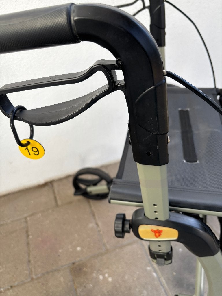Nr 19... Elephantje rollator met tasje + GARANTIE, Ophalen, Gebruikt, ., Elephantje
