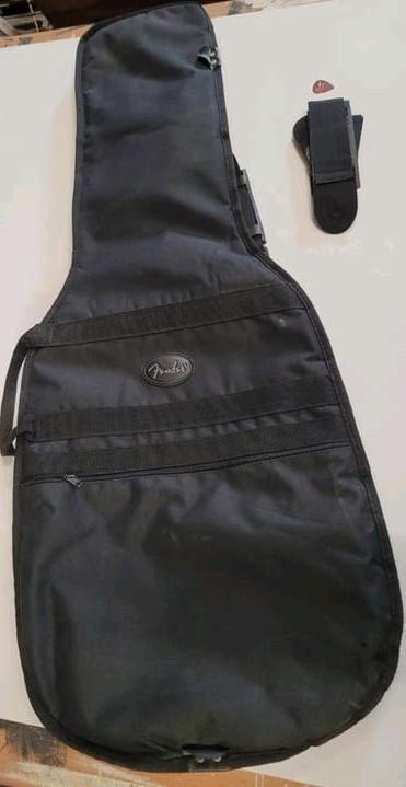 Fender Gitaarhoes met gitaarband en plectrum, Ophalen of Verzenden, Gebruikt, Overige typen