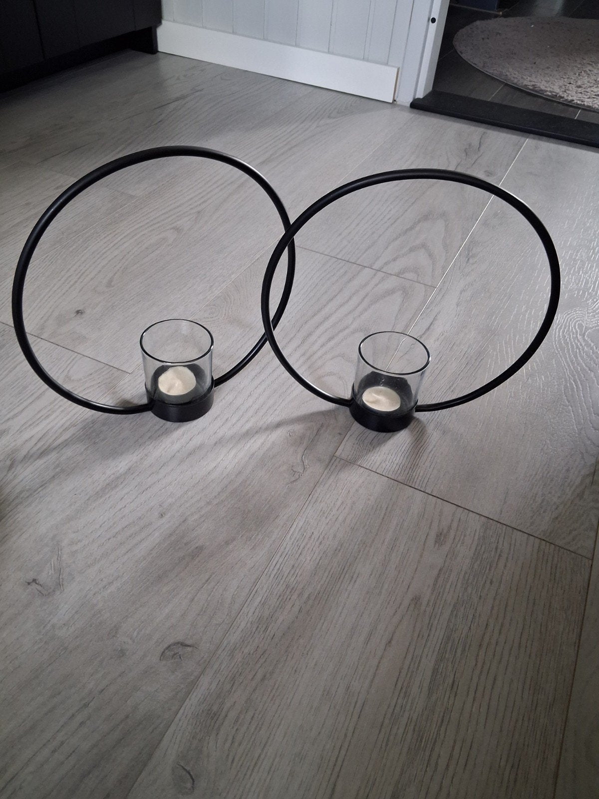 Kandelaars met theelichtjes, Ophalen, Rond