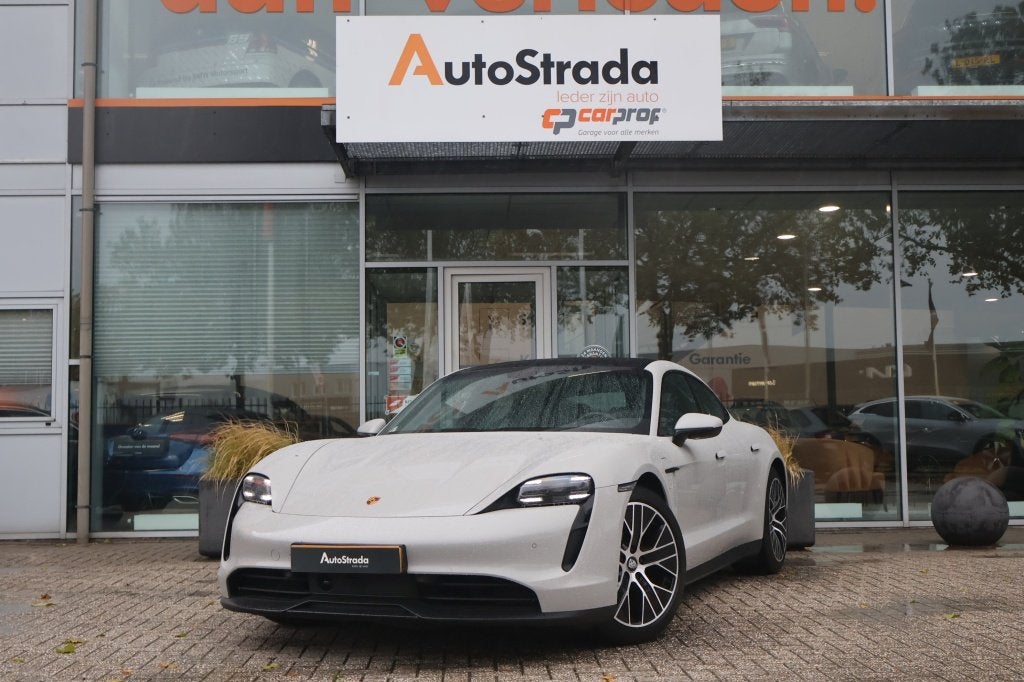 PORSCHE Taycan 381pk Performance 84kWh | Sportchrono | Pano, Auto's, 0 cilinders, Gebruikt, 327 pk, 4 stoelen