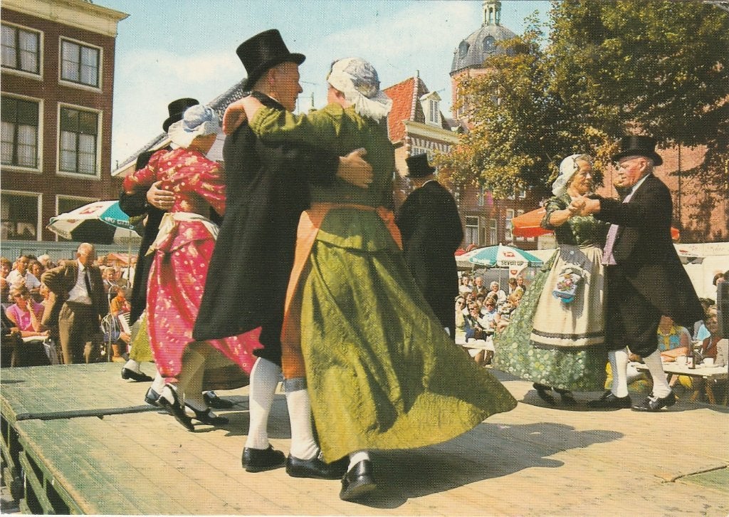 HOORN Oud Hollandse Dansers op de Kaasmarkt, Verzenden, 1960 tot 1980, Gelopen, Noord-Holland