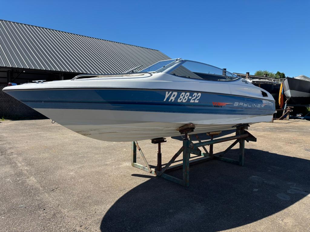 Bayliner Capri 1851 (1992) Krachtige 4.3 V6 – Vaarklaar!, Gebruikt, Binnenboordmotor, 1 cm, 5 m