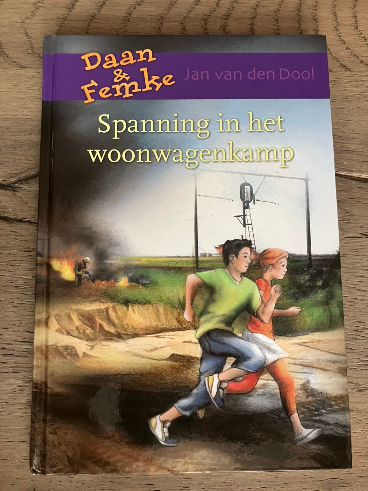 Dool van der Jan - Spanning in het woonwagenkamp, Gelezen, Ophalen of Verzenden, Dool van der Jan, Fictie