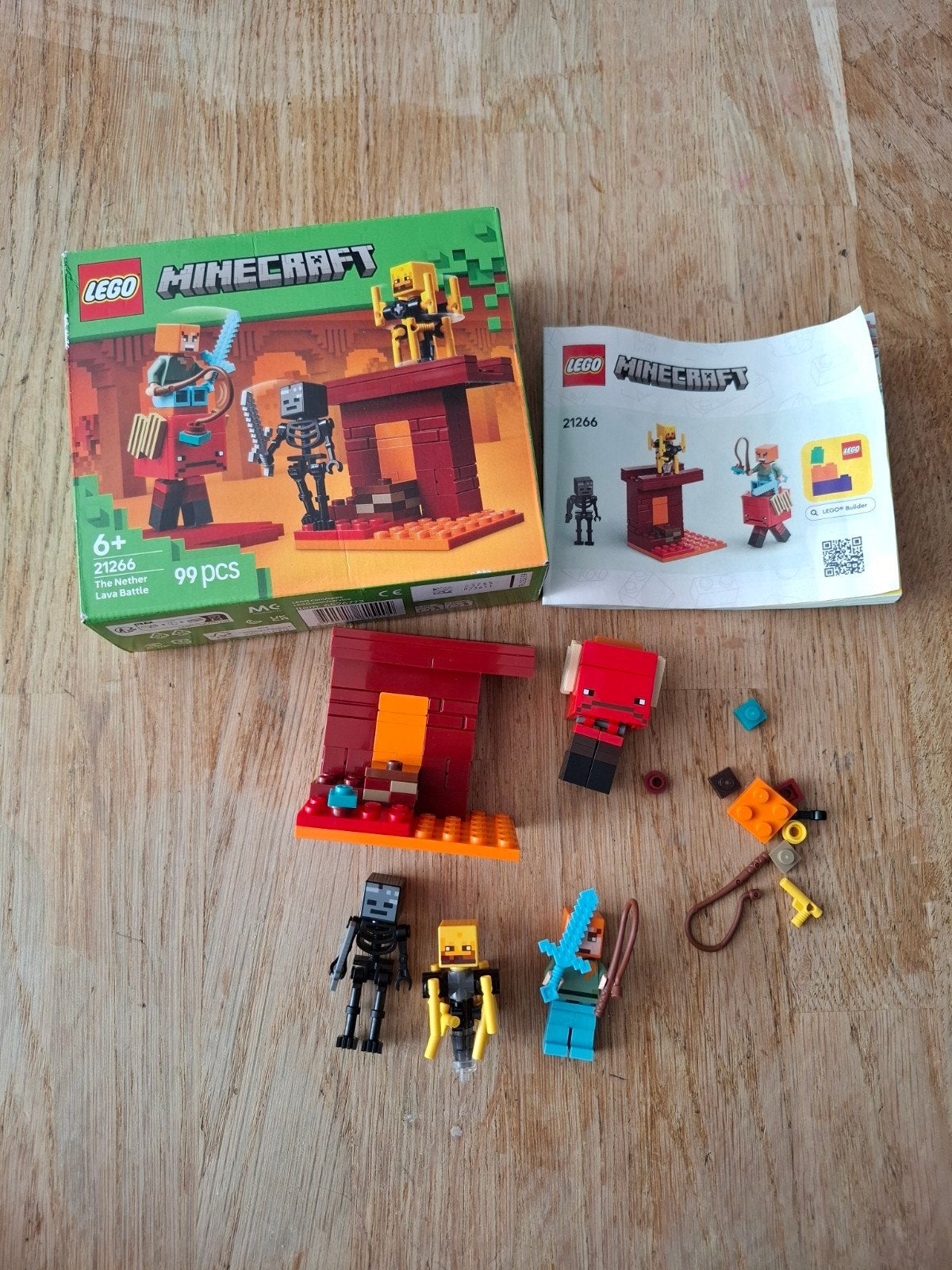 LEGO Minecraft 21266 The Nether Lava Battle, Minecraft, Lego, Ophalen of Verzenden, Zo goed als nieuw