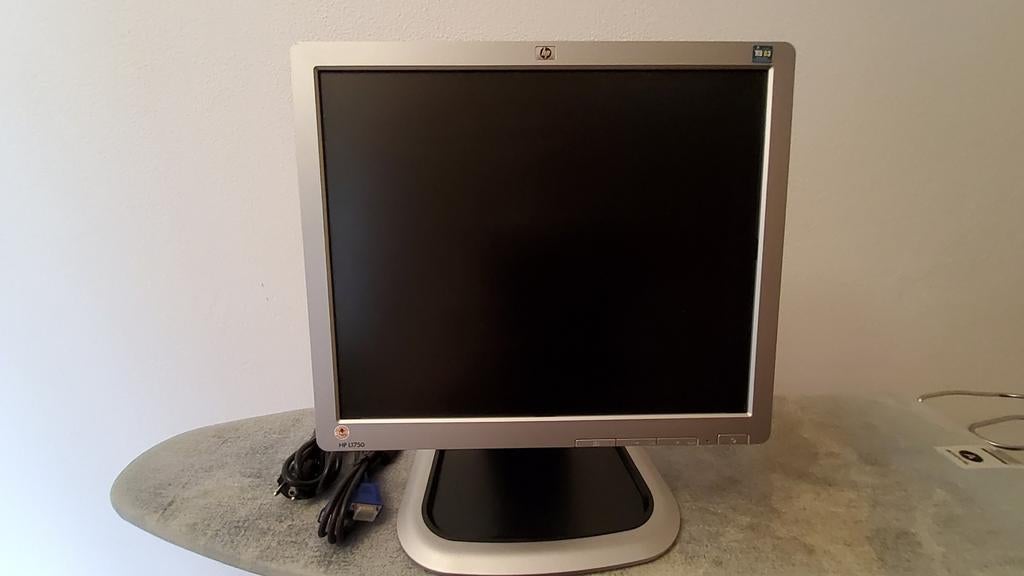 HP Monitor L1750 - 17 inch LCD scherm, Computers en Software, Monitoren, Ophalen, HP, 61 t/m 100 Hz, In hoogte verstelbaar