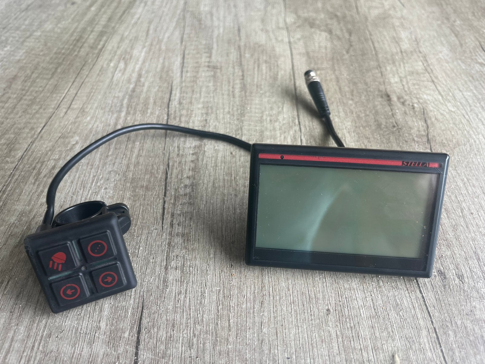 Gezocht:  Stella Display + controller Fietscomputer, Ophalen