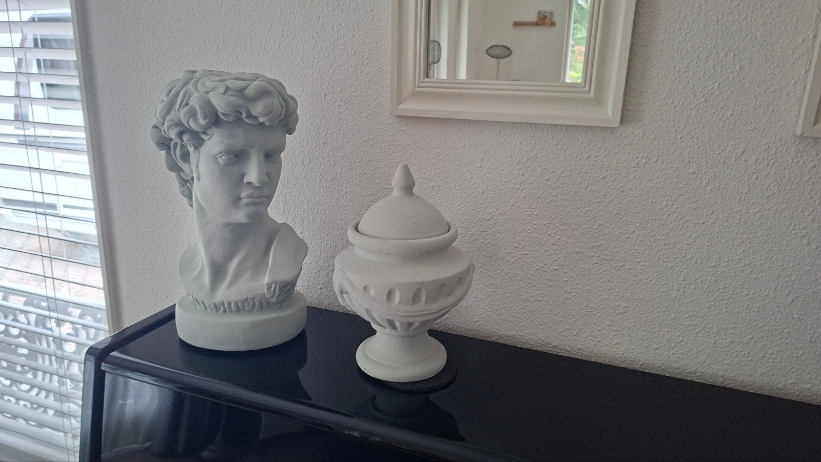 Klassieke buste en decoratieve urn, Antiek en Kunst, Gips, Buste, Ophalen of Verzenden, Handgemaakt