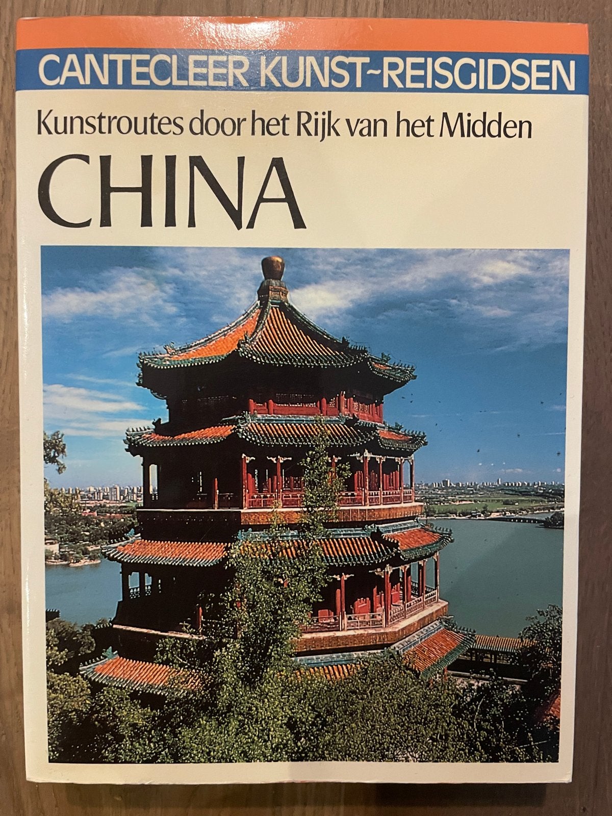 Kunstroutes door het Rijk van het Midden - China Reisgids, Boeken, Ophalen of Verzenden, Reisgids of -boek, Azië, Gelezen