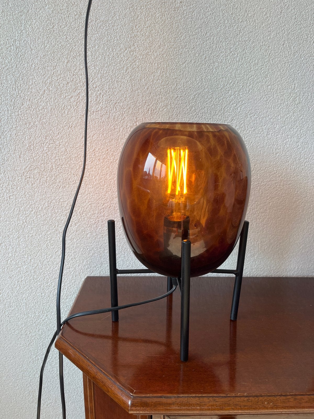 Bruine tafellamp Kwantum - Modern design, Ophalen of Verzenden, Zo goed als nieuw, Glas, Minder dan 50 cm