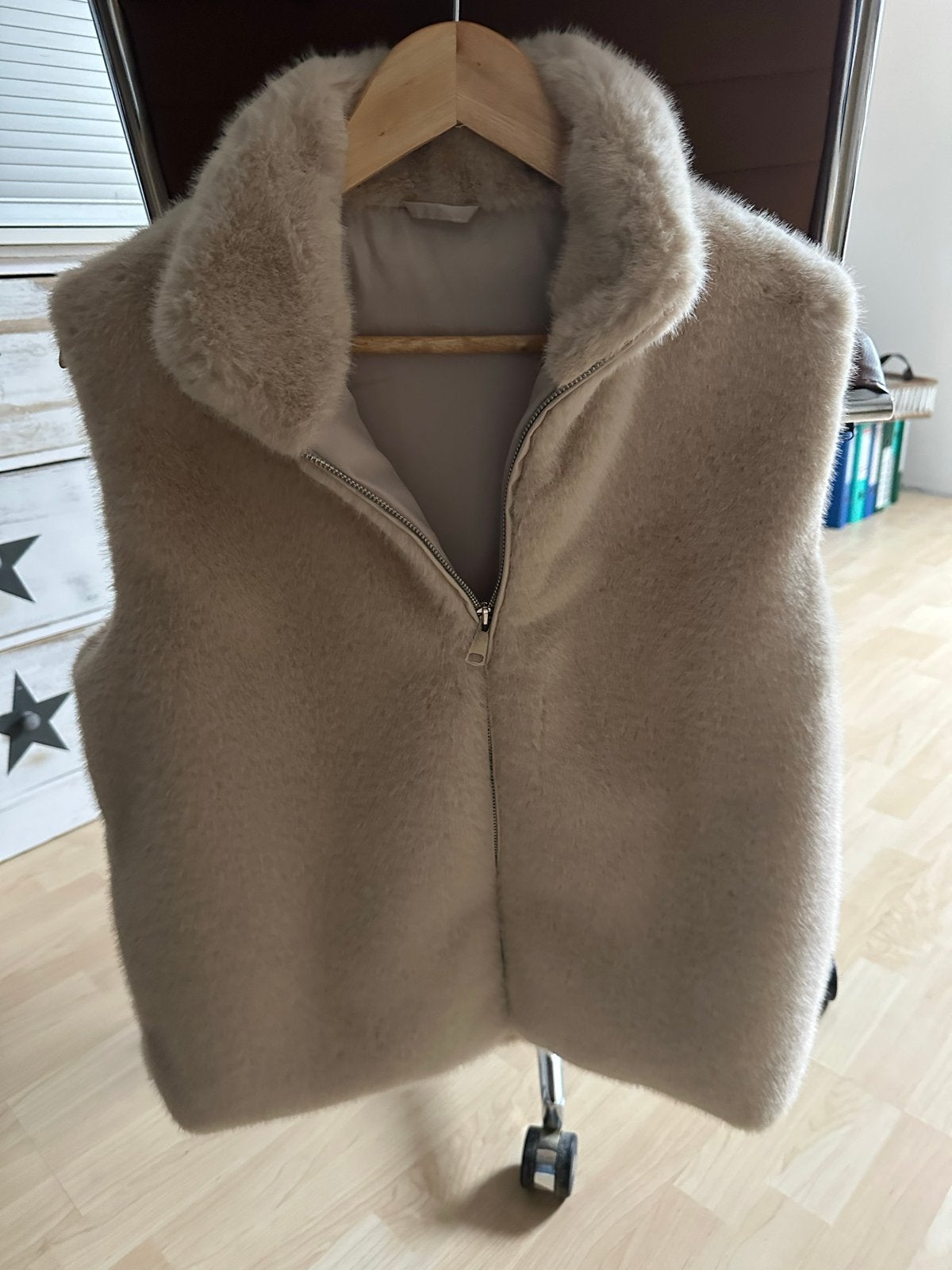 Nieuwe en warme beige bodywarmer, maat 40, Kleding | Dames, Bodywarmers, Verzenden, Nieuw, Maat 38/40 (M), Beige