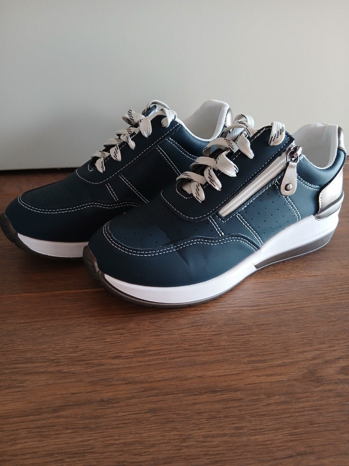 Blauwe dames sneakers, Ophalen, Zo goed als nieuw, Blauw