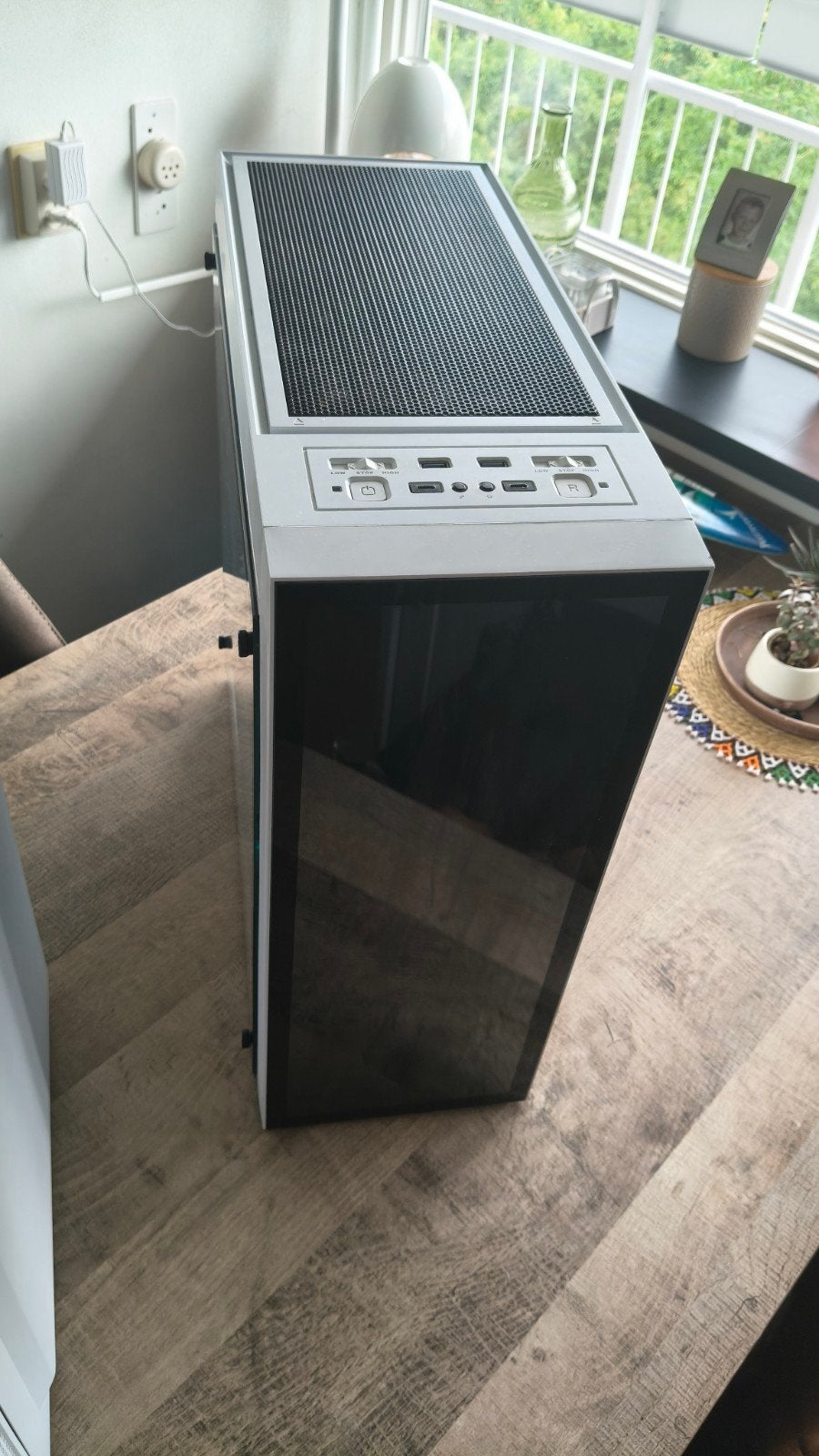 Te koop. Twee ATX pc behuizingen., Computers en Software, Computerbehuizingen, Ophalen, Gebruikt