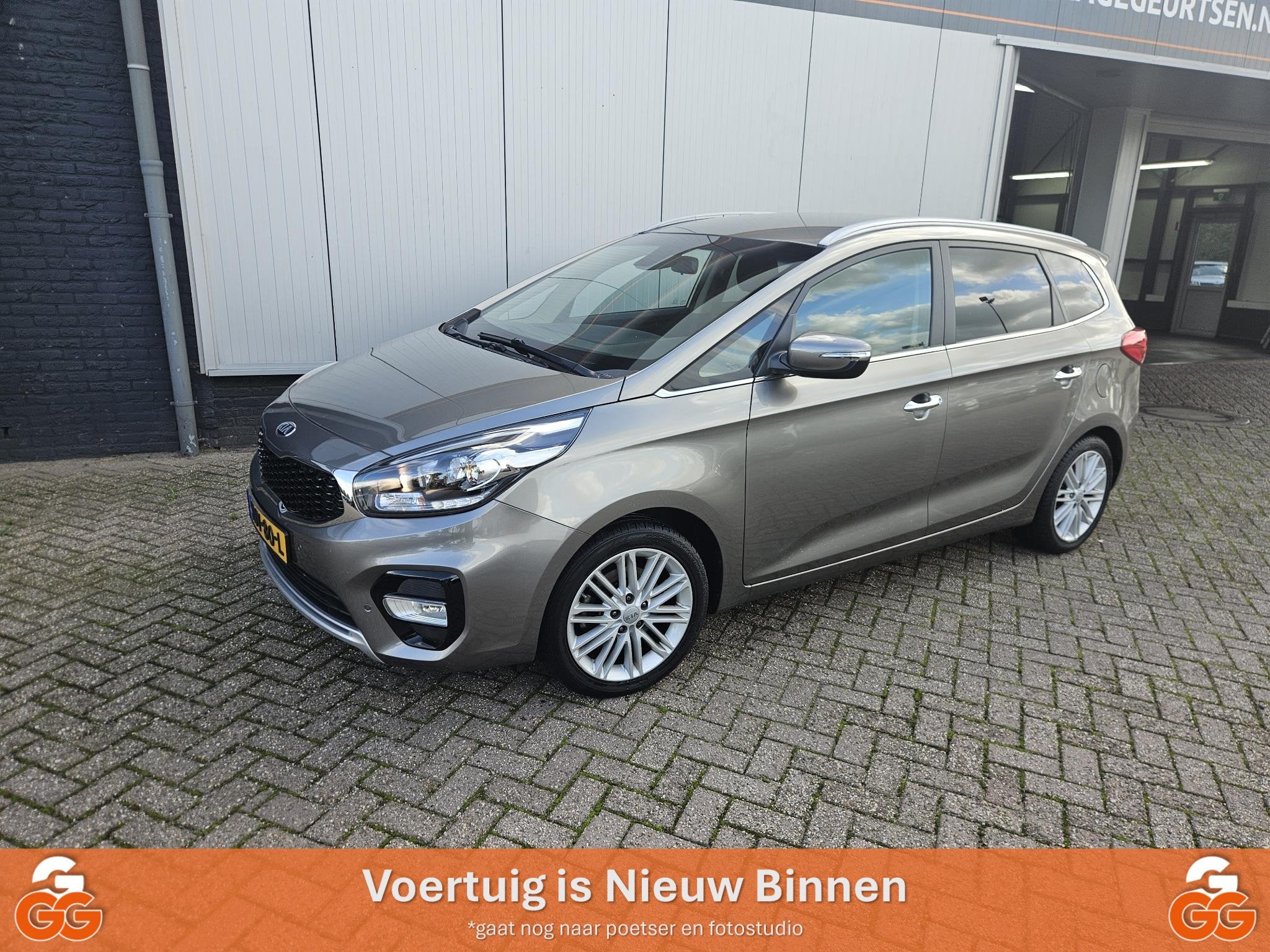 Kia Carens 1.6 GDi DynamicLine Trekhaak, Camera,, Voorwielaandrijving, 4 cilinders, 7 stoelen, Handgeschakeld