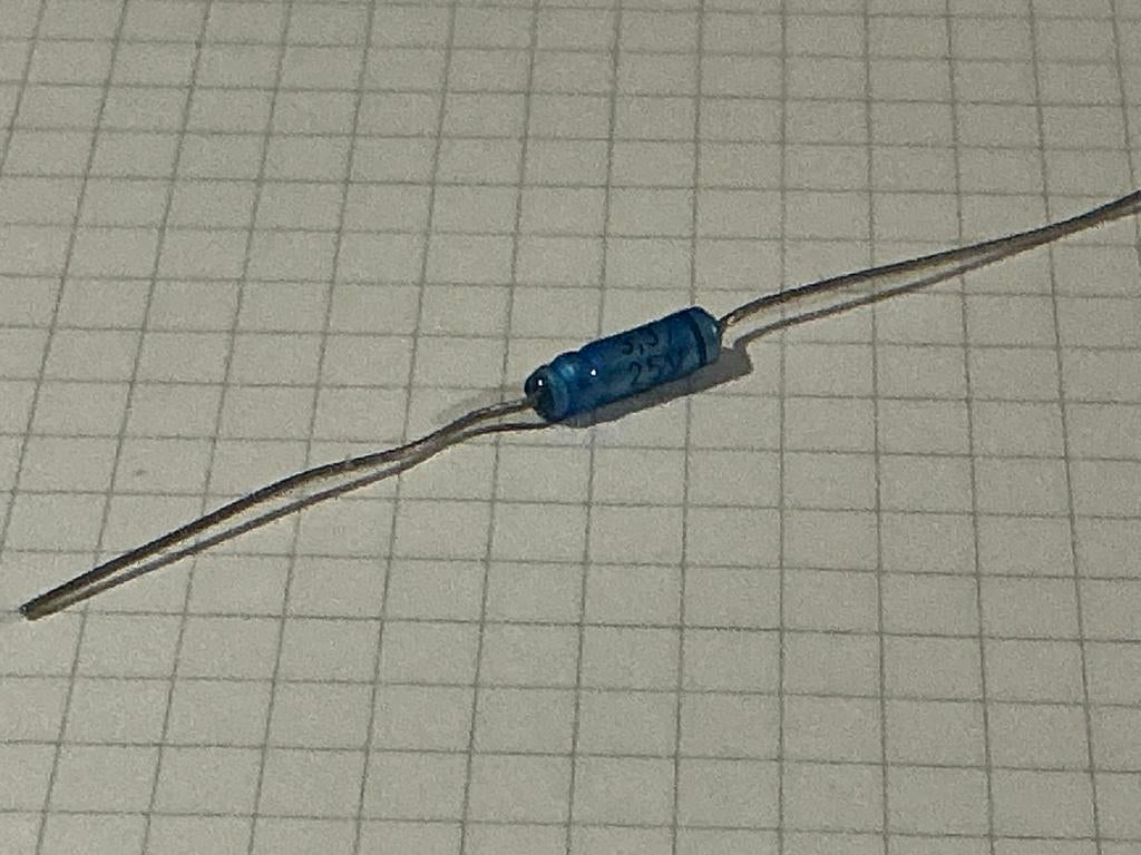 Philips 3,3uf 25v axiaal elco, Ophalen of Verzenden, Zo goed als nieuw, NA, NA