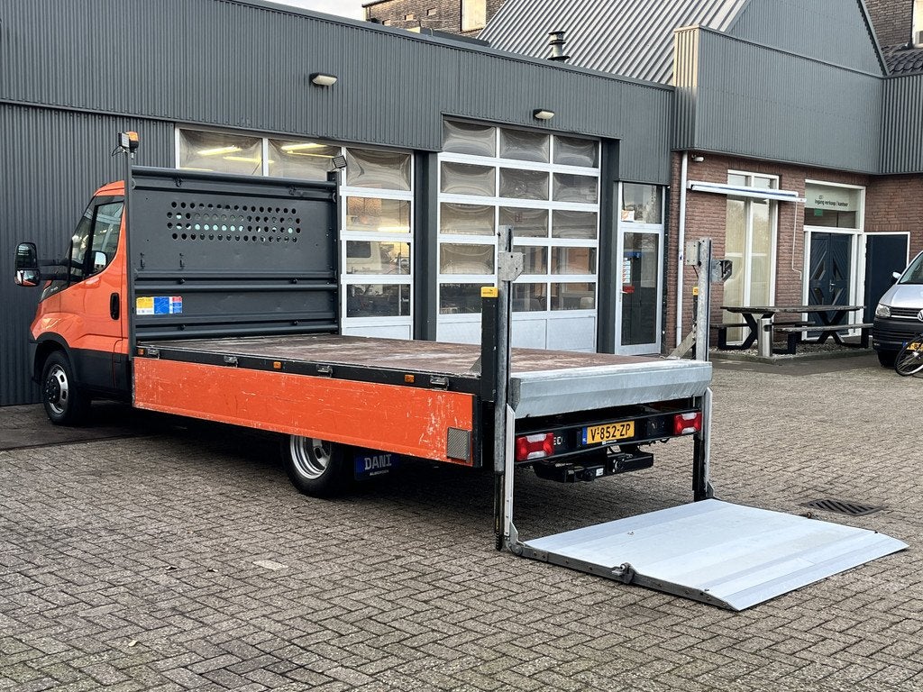 Iveco Daily 35C14 2.3 375 Laadklep 500kg Trekhaak 3500kg tre, Auto's, Bestelauto's, Gebruikt, Iveco, Origineel Nederlands, Bedrijf