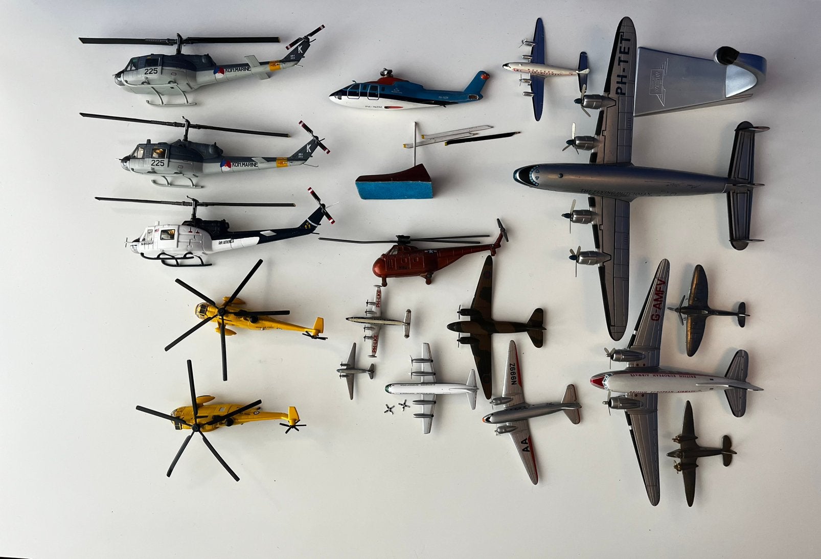 Heel veel metalen modelhelikopters en vliegtuigen, Ophalen of Verzenden, Gebruikt, Schaalmodel