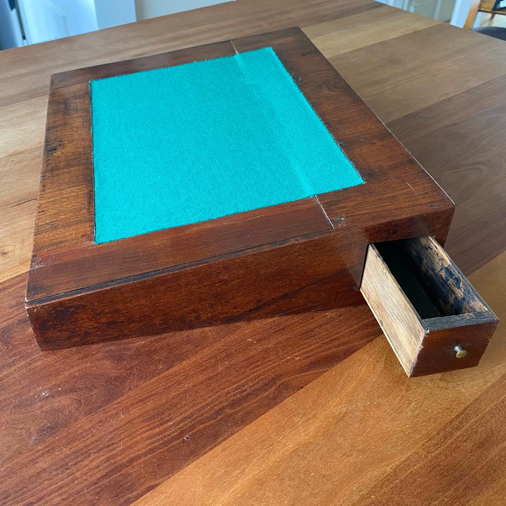 Antiek mahonie houten kistje, Ophalen