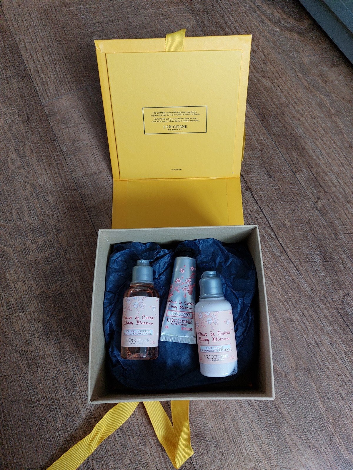 L'Occitane Cadeauset Cherry Blossom - Nieuw, Ophalen of Verzenden, Nieuw, Bad & Douche