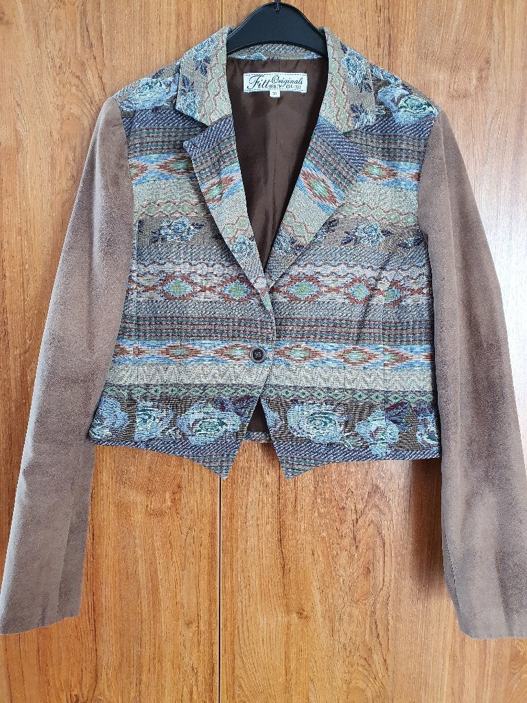 Kort blazer jasje maat 38, Kleding | Dames, Jasjes, Kostuums en Pakken, Bruin, Ophalen of Verzenden, Zo goed als nieuw, Jasje