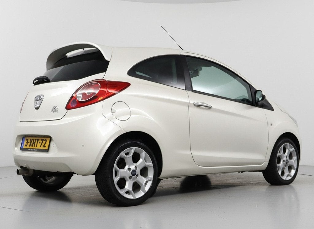 Ford Ka 1.2 Titanium X , OrigNL NAP | Pano | Carplay | Stoel, 12 maanden, Gebruikt, 4 cilinders, 4 stoelen