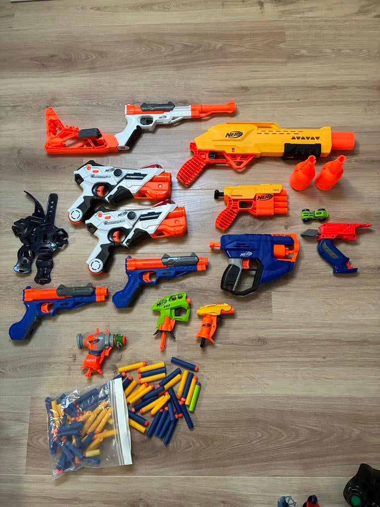 Grote Nerf Blaster Collectie met Accessoires en Darts, Ophalen of Verzenden, Zo goed als nieuw