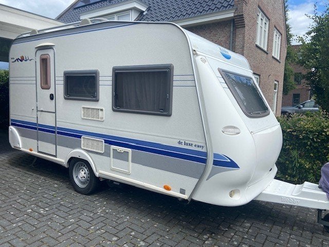 Hobby 400 KB DE LUXE EASY (bj 2005) met mover en voortent, Caravans en Kamperen, Caravans, Schokbreker, Hobby, Treinzit, 750 - 1000 kg