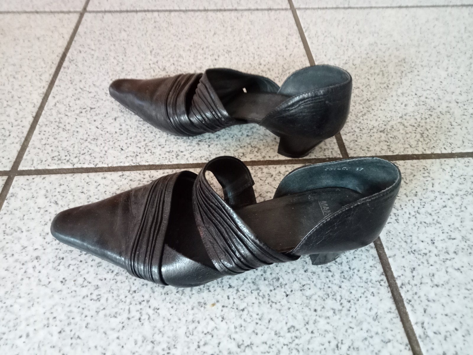 Zwarte pumps met lage hak - Maat 37, Ophalen of Verzenden, Gedragen, Zwart, Schoenen met lage hakken