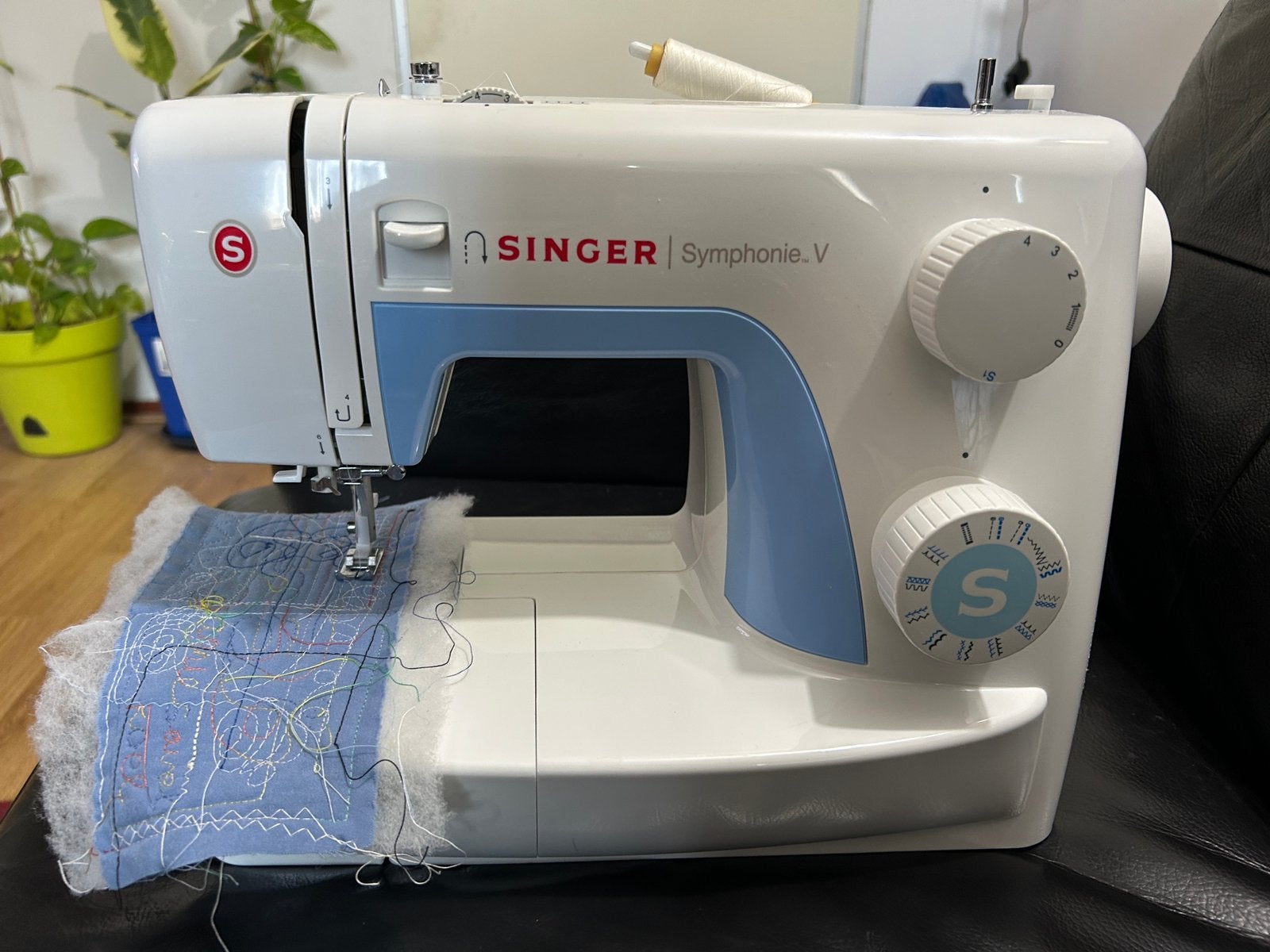 SINGER, Symphonie.V(Naaimachine)Z.G.A.N, Hobby en Vrije tijd, Ophalen, Zo goed als nieuw, Naaimachine, Singer