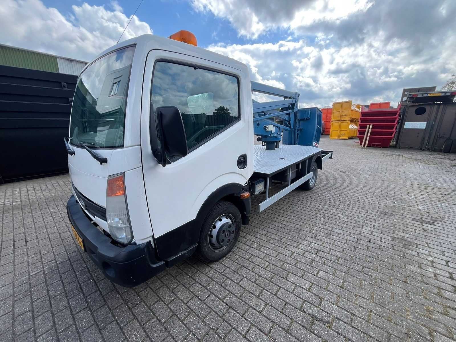 2015 Nissan Cabstar 35.12 2.5 dCi 290 voertuig hoogwerker