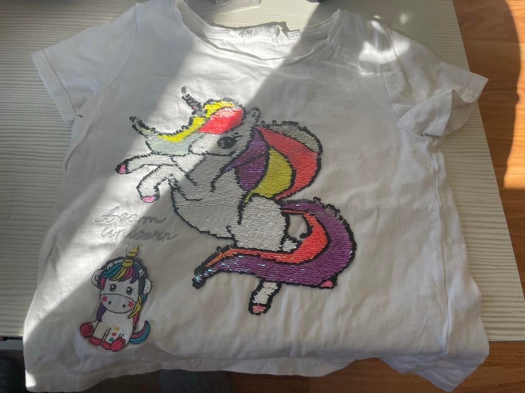 H&M Eenhoorn T-shirt met pailletten - Maat 110/116, Ophalen of Verzenden, Gebruikt, Meisje, Shirt of Longsleeve